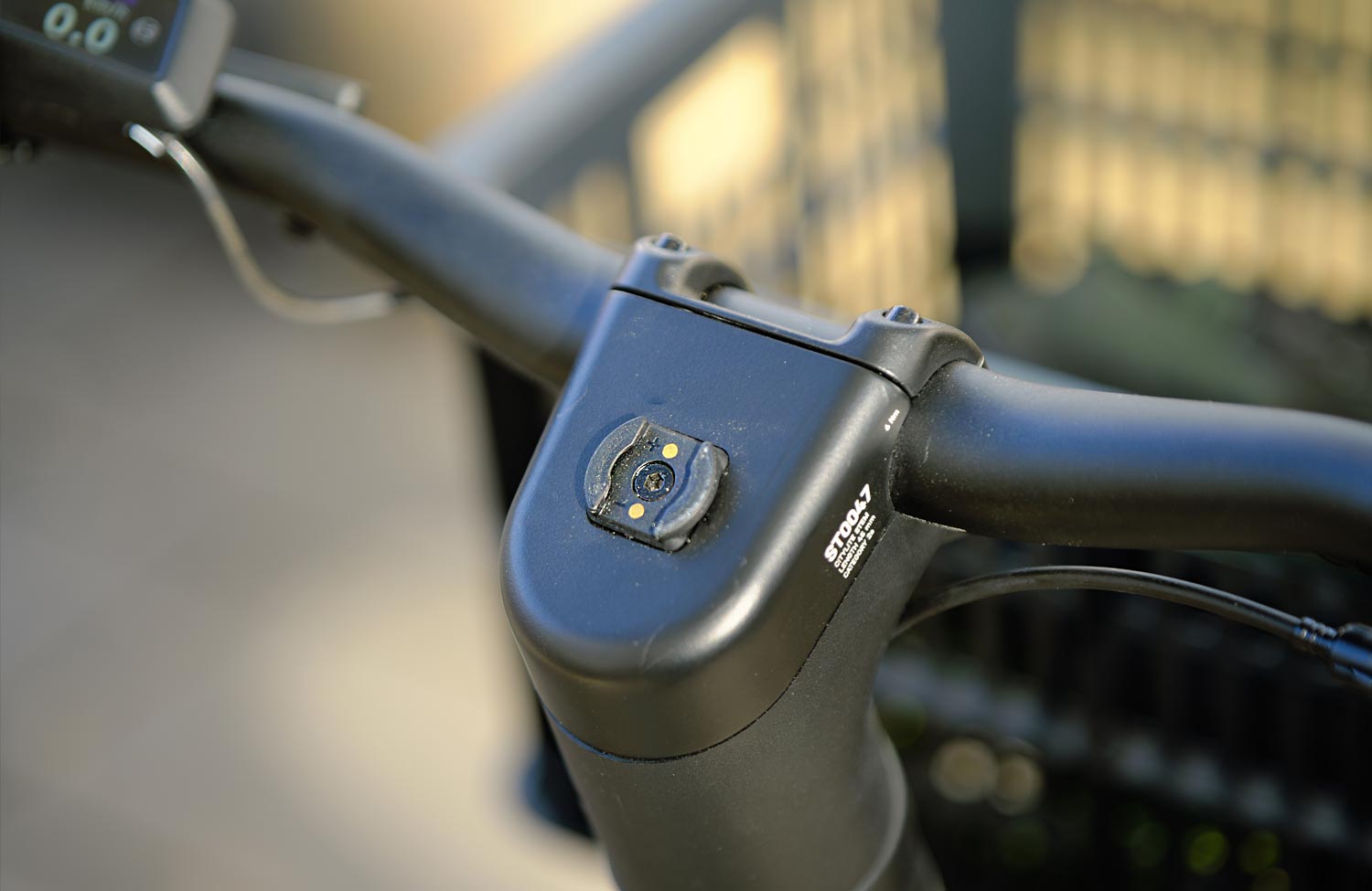 canyon citylite on test review urban e bike wireless charging sp