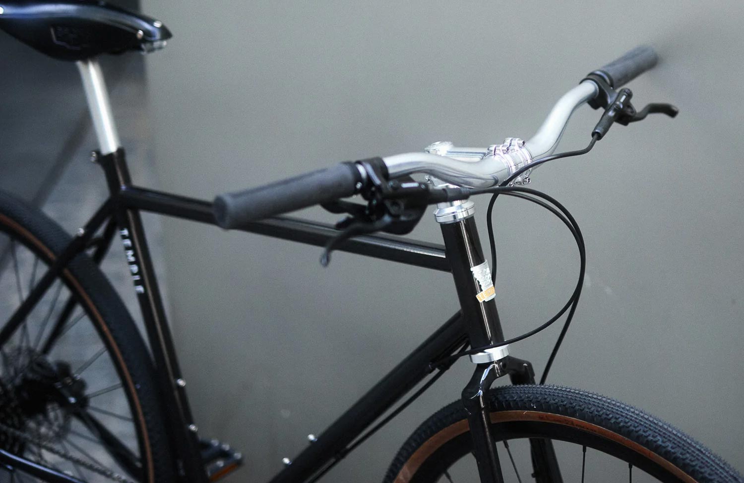 temple cycles classic disc urban bike steel cockpit