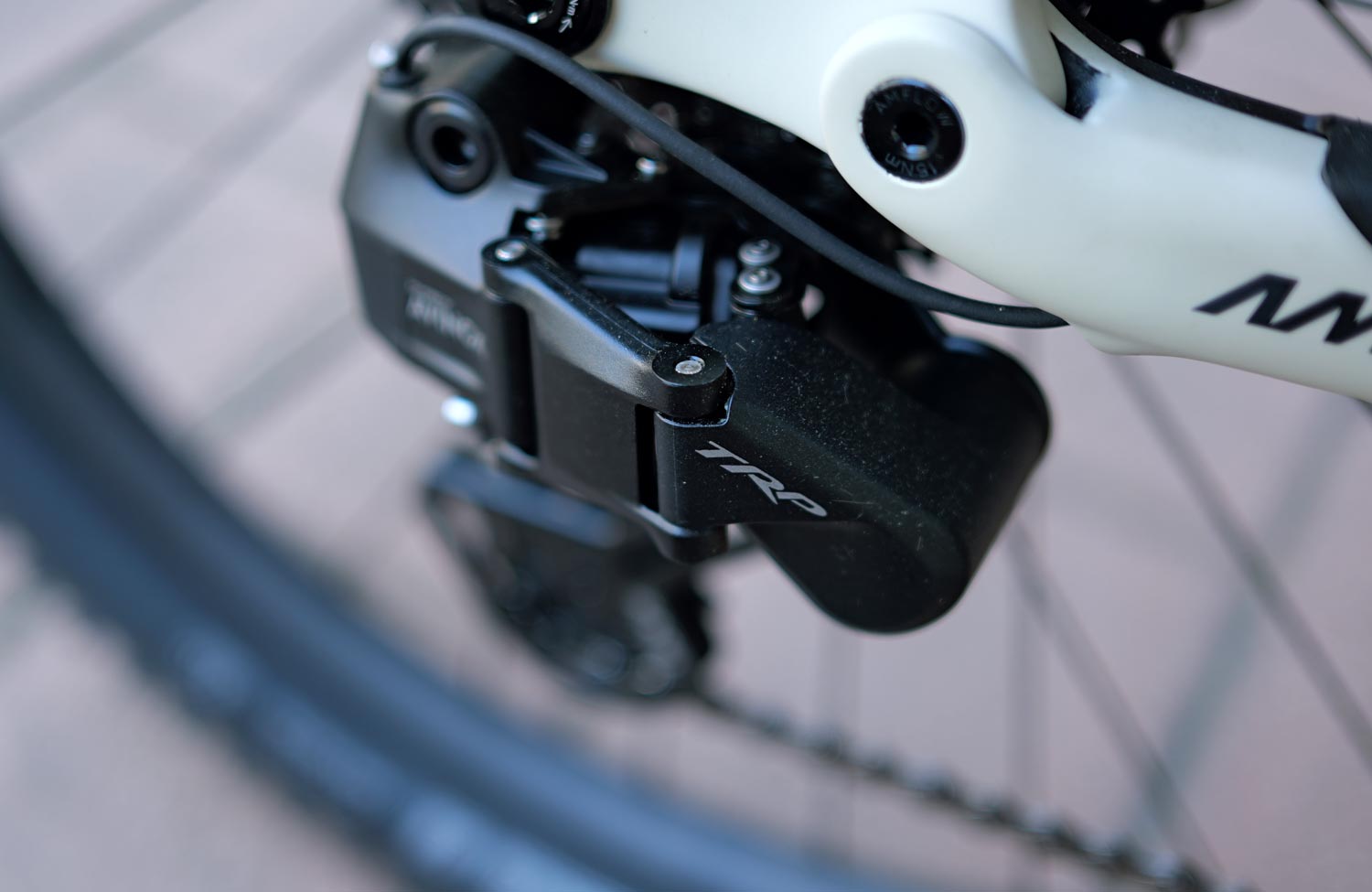 amflow tl avinox suv e bike first look review test trp smoothshift